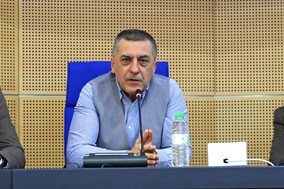 Οι αιχμές Κουρέτα για τη διοίκηση Αγοραστού - To αναπτυξιακό σχέδιο (βίντεο)